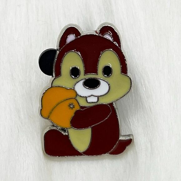 🔮 5/$25 Disney Chip 'n' Dale - Chip Acorn Pin - Picture 1 of 3